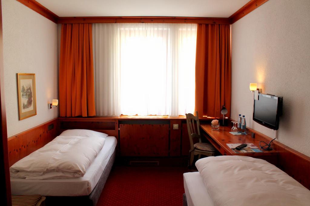 Steichele Hotel & Weinrestaurant Nuremberg Room photo