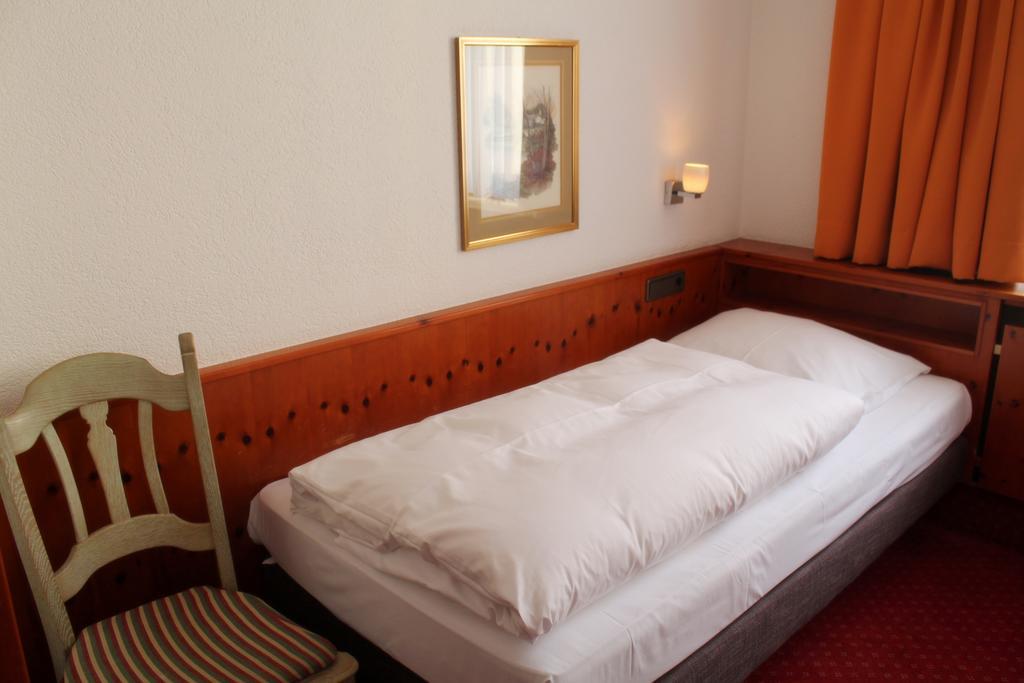 Steichele Hotel & Weinrestaurant Nuremberg Room photo