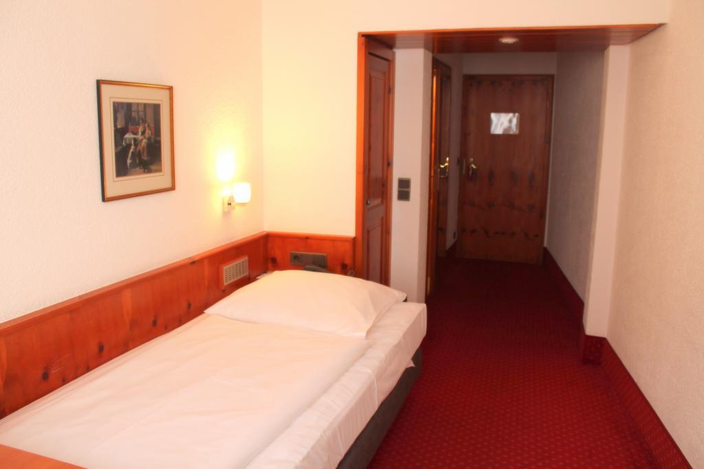 Steichele Hotel & Weinrestaurant Nuremberg Room photo