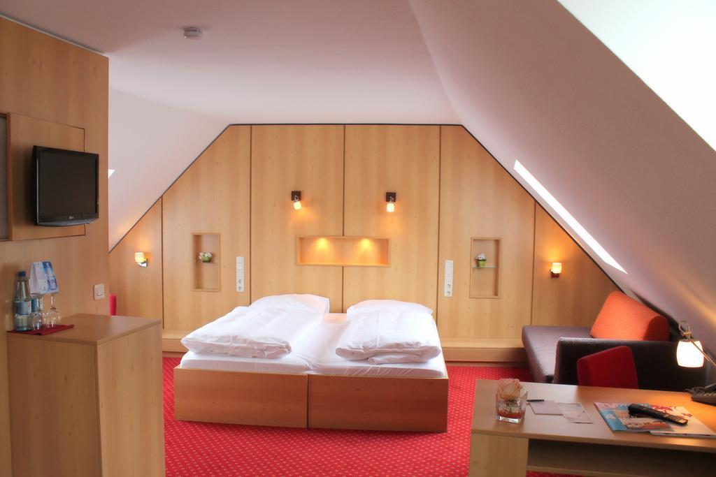 Steichele Hotel & Weinrestaurant Nuremberg Room photo